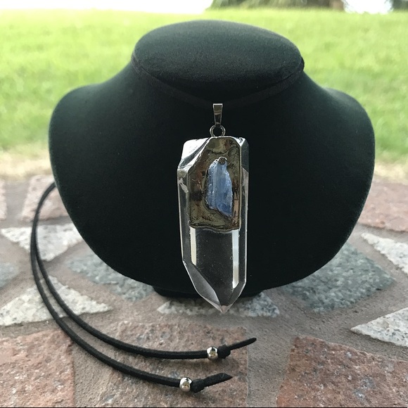 Genuine big crystal quartz & kyanite gem necklace - Picture 4 of 8